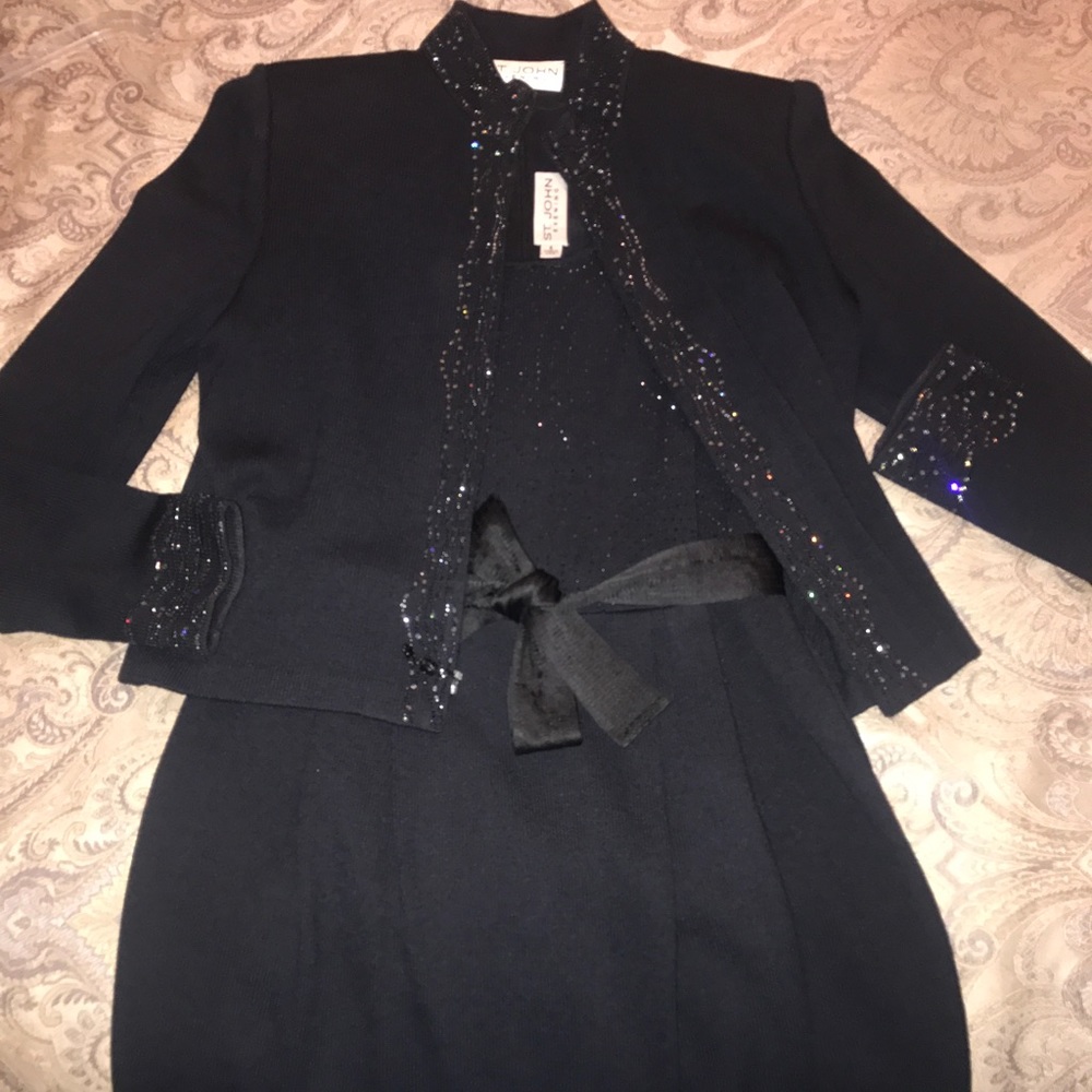 Dress & Jacket St. John excellent condition.